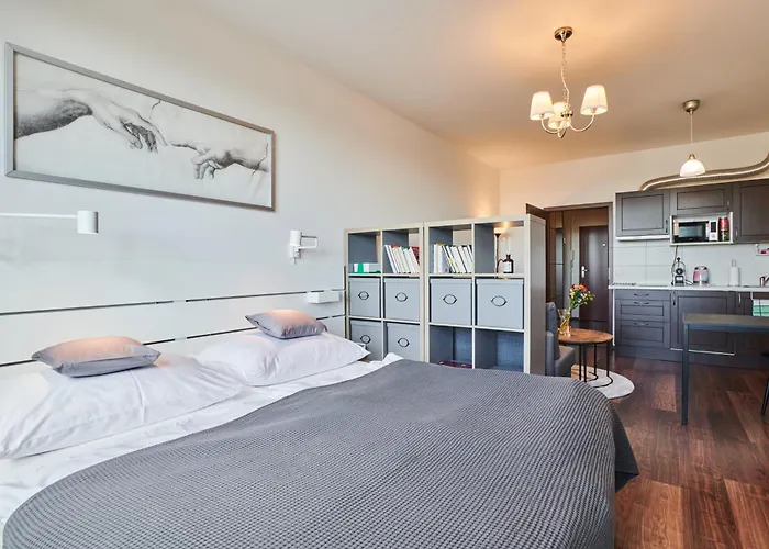 High-Sky O2 Arena Apartment With Garage Parking And Ac