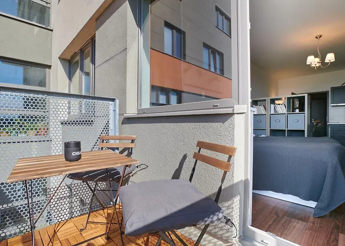 High-Sky O2 Arena Apartment With Garage Parking And Ac