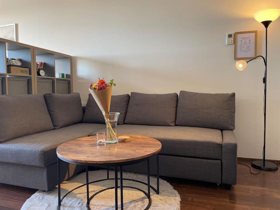 High-sky O2 Arena With Garage Parking And Ac Appartement
